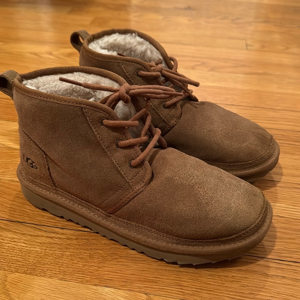 Big kids boy or girl size 6 UGG boots / shoes